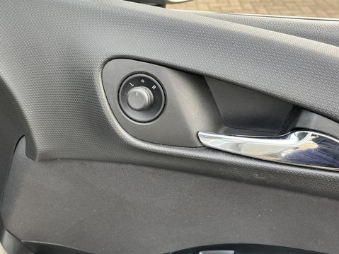 Vauxhall Meriva 1.4i 16V Exclusiv 5dr 19