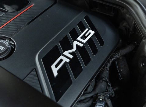 Mercedes-Benz C63 S AMG E Performance Estate Night Edition 41