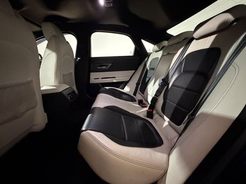 Jaguar XF V6 S 20