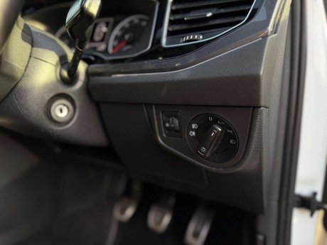 Volkswagen Polo 1.0 Polo R-Line TSi 5dr 33