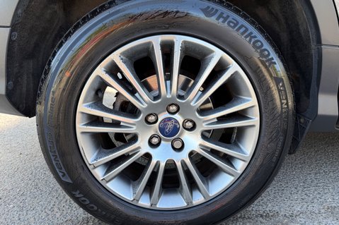 Ford Kuga TITANIUM TDCI 2WD - 10 SERVICES - NEW MOT - NEW DISCS AND PADS ALL ROUND 48