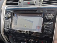 Nissan Navara DCI TEKNA 4X4 SHR DCB 23