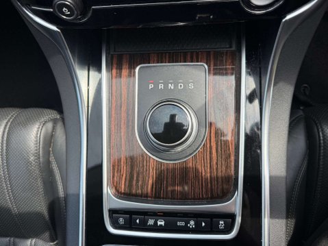 Jaguar XF 2.0 XF Portfolio D AWD Auto 4WD 5dr 39