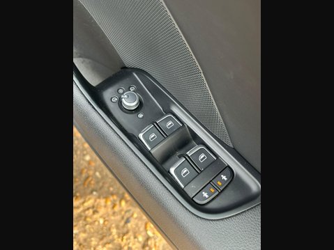 Audi A3 2.0 TDI S line Sportback S Tronic Euro 5 (s/s) 5dr 34
