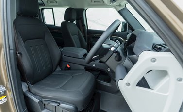 Land Rover Defender 110 D200 10