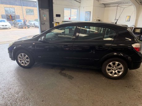 Vauxhall Astra 1.8i 16v Club Hatchback 5dr Petrol Automatic (197 g/km, 123 bhp) 6