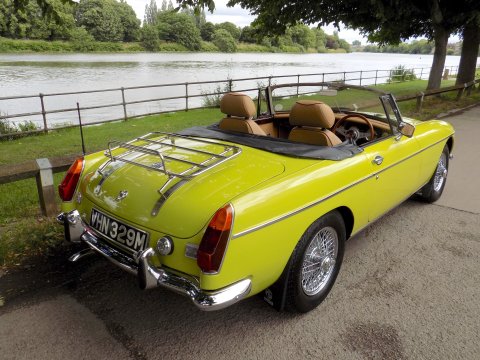 MG B ROADSTER 4