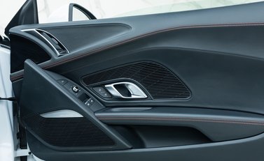 Audi R8 V10 Spyder 23