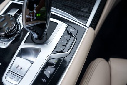 BMW 7 Series M760LI XDRIVE 23