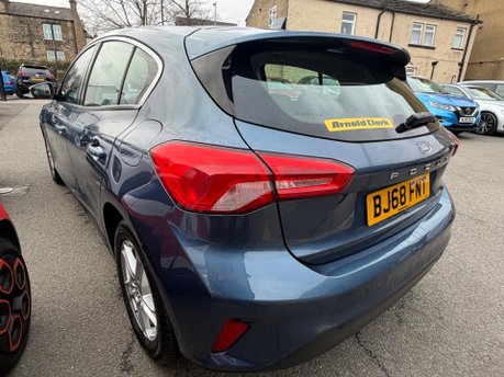 Ford Focus ZETEC TDCI 6