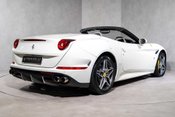 Ferrari California T. MAGNERIDE SUSPENSION. BESPOKE INTERIOR. TWO-TONE BODYWORK. CARPLAY. 4