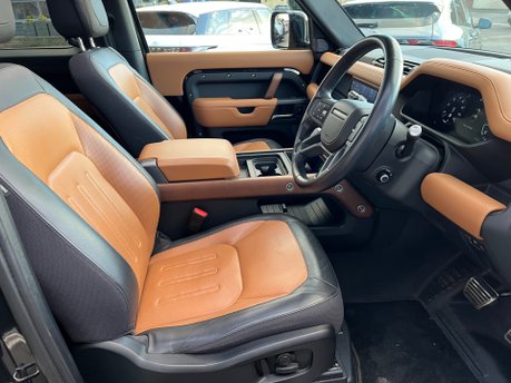 Land Rover Defender X MHEV 30