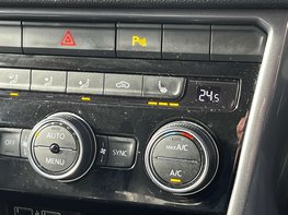 Volkswagen T-Roc 1.5 T-Roc R-Line TSi Evo Semi-Auto 5dr 53