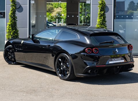 Ferrari GTC4 Lusso T 4