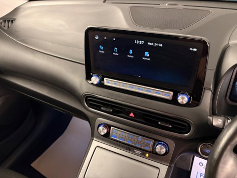 Hyundai KONA 39kWh Premium Auto 5dr (10.5kW Charger) 22