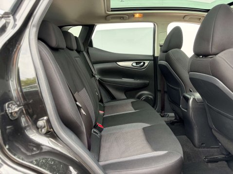 Nissan Qashqai 1.3 Qashqai N-Connecta DiG-T 5dr 23
