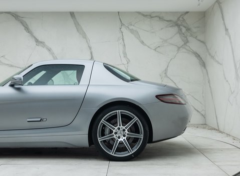 Mercedes-Benz SLS AMG 34