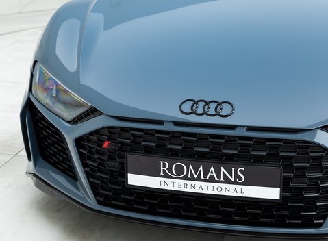 Audi R8 V10 Performance Carbon Black 18