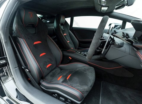 Lamborghini Huracan LP640-4 EVO 10