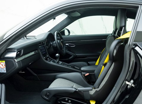 Porsche 911 (991.2) GT3 Touring 13