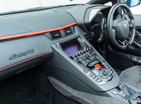 Lamborghini Aventador S LP 740-4 Roadster 18
