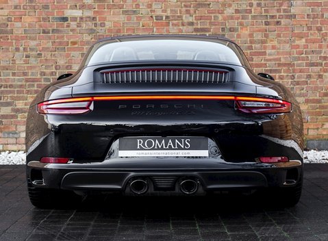 Porsche 911 Targa 4 GTS (991.2) 29