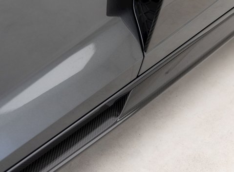 Audi R8 V10 Performance Carbon Black 22