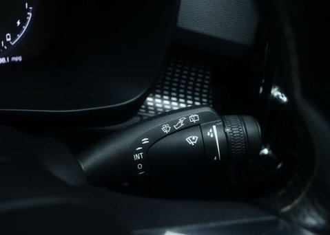 Volvo XC40 1.5 XC40 R-Design T5 Recharge Auto 5dr 37