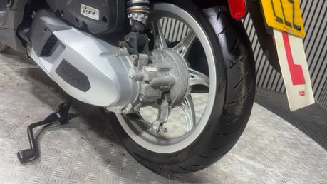 Piaggio Liberty 2021 1 OWNER ONLY 1200 MILES TOP BOX 125CC SCOOTER BIKE 14