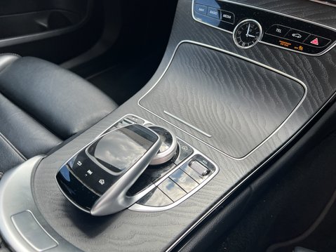 Mercedes-Benz C Class 2.0 C300d AMG Line (Premium) Saloon 4dr Diesel G-Tronic+ Euro 6 (s/s) (245 30