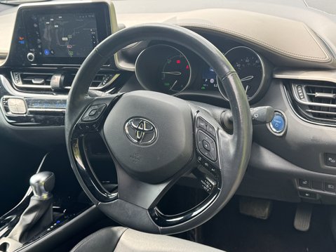 Toyota C-HR 2.0 VVT-h GPF Excel SUV 5dr Petrol Hybrid CVT Euro 6 (s/s) (184 ps) 11