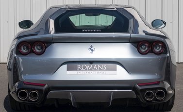 Ferrari 812 Superfast 5