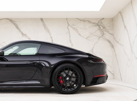 Porsche 911 Carrera S (992) 25