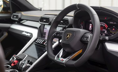 Lamborghini Urus 11
