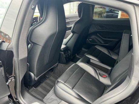 Porsche Taycan 500kW Turbo 93kWh 4dr 27