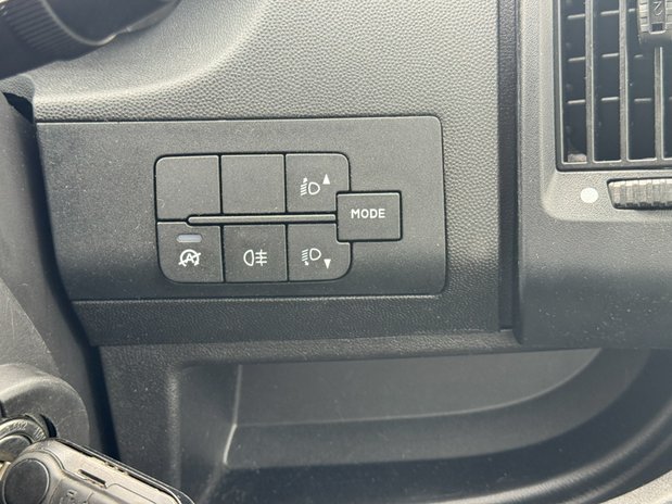 Citroen Relay MWB L2H2 Medium Roof Enterprise 35 Air Con Nav Sensors EURO 6 27