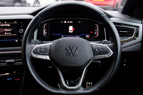 Volkswagen Polo R-LINE TSI 22