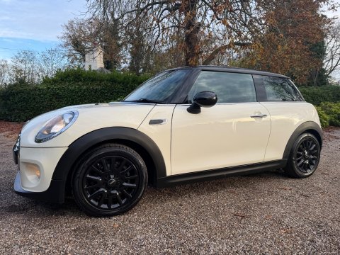 Mini Hatch 1.5 Cooper Auto Euro 6 (s/s) 3dr 6