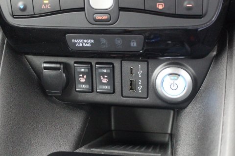 Nissan LEAF 5dr 160kW e+ N-Connecta 59kWh Automatic 12