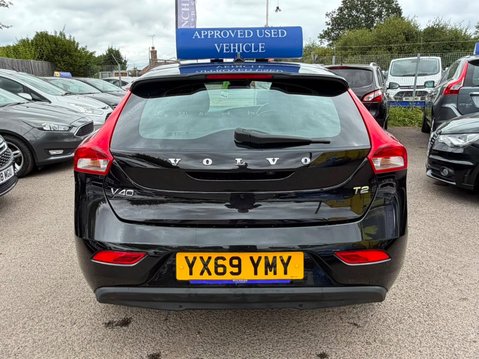 Volvo V40 2.0 T2 Momentum Edition Euro 6 (s/s) 5dr 32