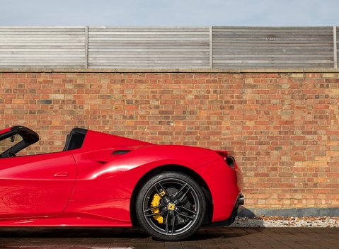 Ferrari 488 Spider 28