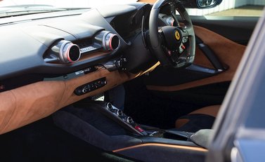 Ferrari 812 Superfast 10