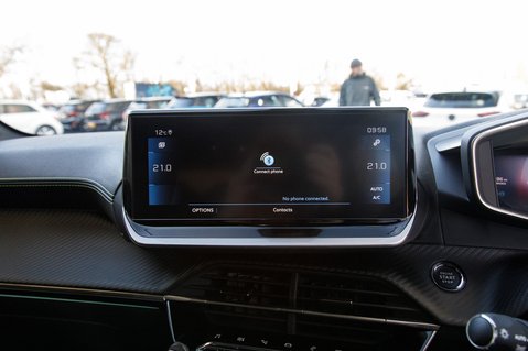 Peugeot 208 PURETECH GT S/S 26