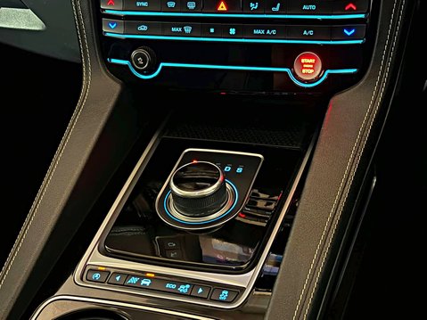 Jaguar F-Pace V6 S AWD 18