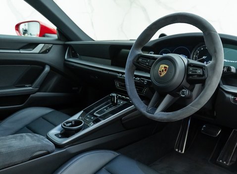 Porsche 911 Carrera 4 (992) 10