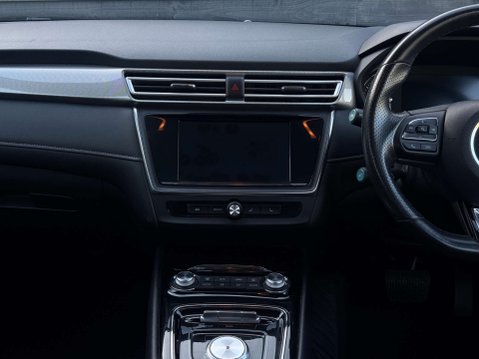 MG 5 MG5 Exclusive EV 5dr 25