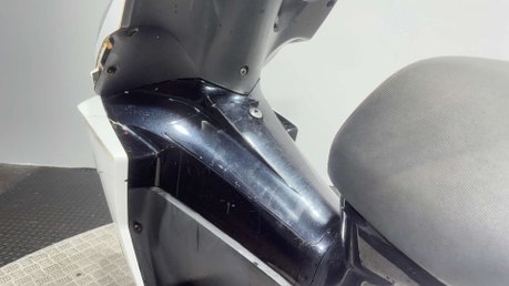 Honda Vision NSC 50 R 2014 17K RUNNING PROJECT SCOOTER 50CC SPARES OR REPAIR 17