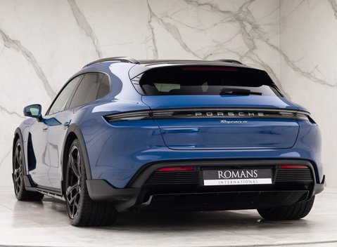 Porsche Taycan 4 CROSS TURISMO 4