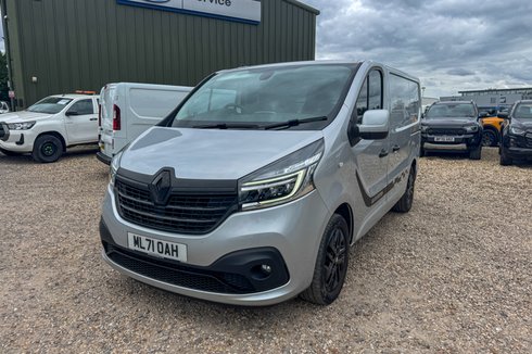Renault Trafic SWB L1H1 Low Roof Black Edition SL28 Air Con Nav Sensors EURO 6 NO VAT