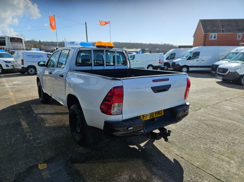 Toyota Hilux ACTIVE 4WD D-4D DCB 4